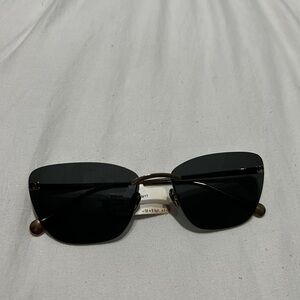 Chic Black Sunglasses